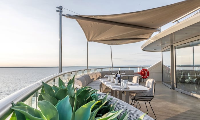 7 Luxury Cruise Lines with an Informal or Relaxed Dress Code | Mundy  Cruising