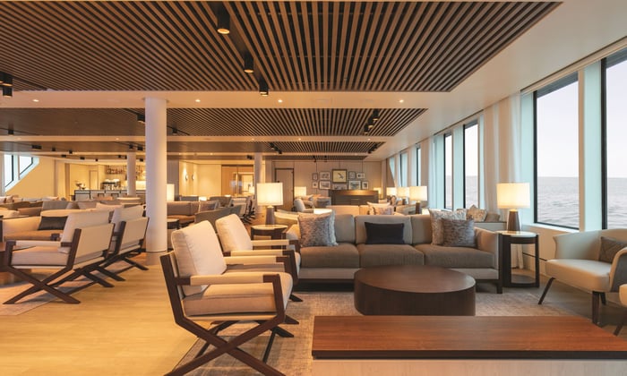 7 Luxury Cruise Lines with an Informal or Relaxed Dress Code | Mundy  Cruising