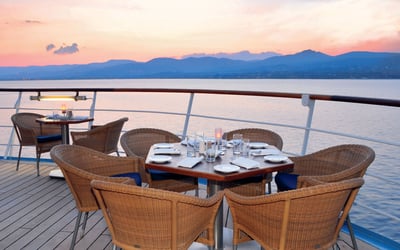Wind Surf - Candles restaurant