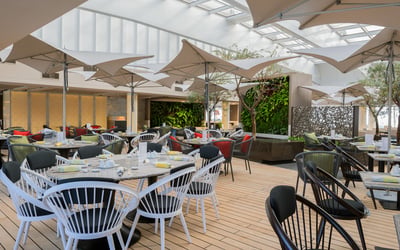 Crystal Serenity - Tastes Kitchen & Bar