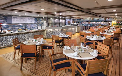 Oceania Insignia - Waves Grill