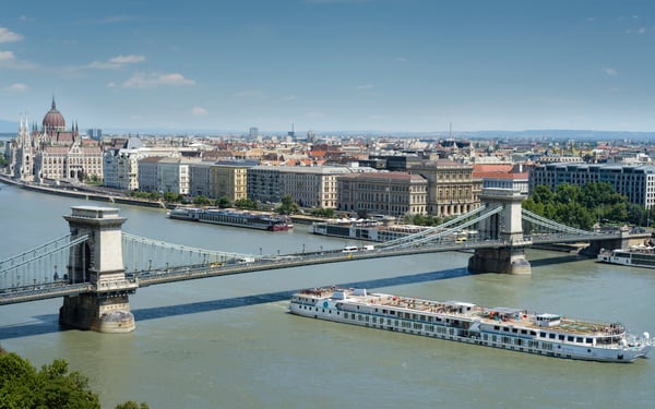 Crystal Mozart in Budapest