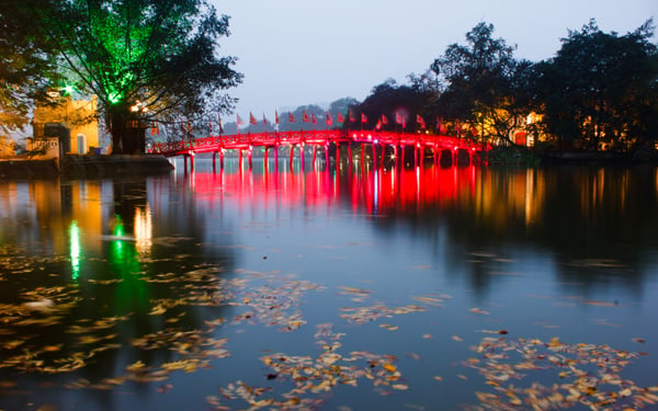 Bridge over Hoan Kiem Lake, Hanoi