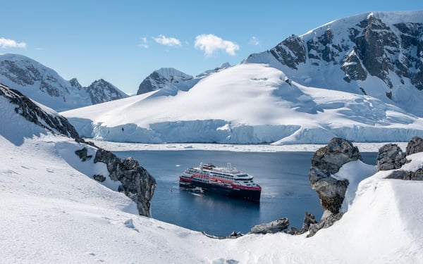 Hurtigruten Roald Amundsen review - Antarctica expedition (photo by Andrea Klaussner)