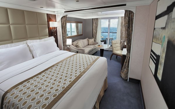 Regent Seven Seas Voyager - Deluxe Veranda Suite