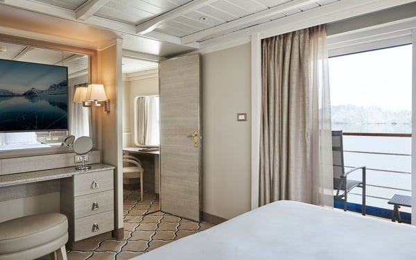 Silver Cloud Expedition - Owners Suite