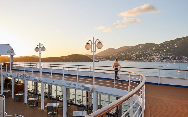 Silver Whisper - Jogging track