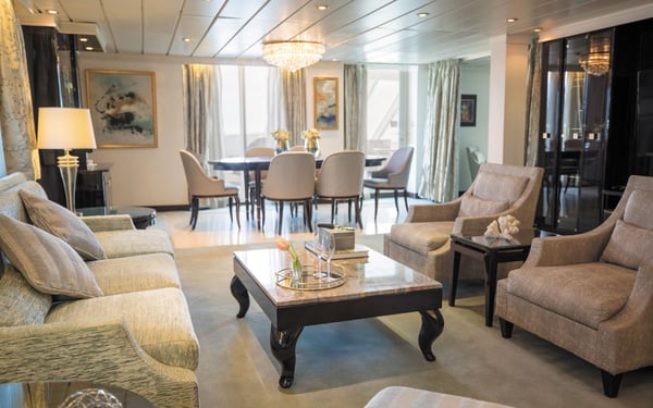 Regent Seven Seas Mariner - Master Suite