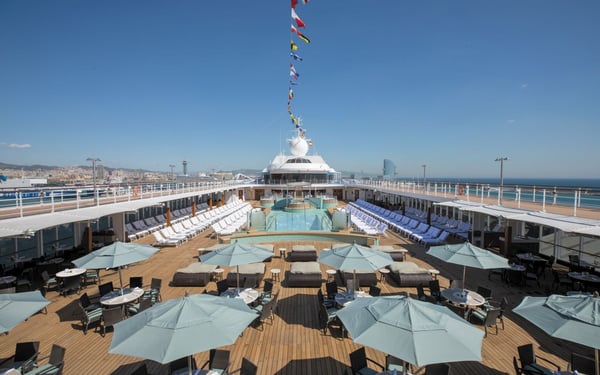 Regent Seven Seas Mariner - Pool deck
