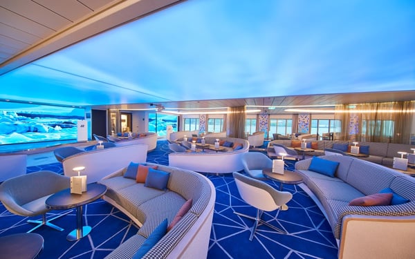 HANSEATIC nature - HanseAtrium bar