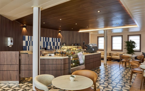 Wind Surf - Yacht Club Café