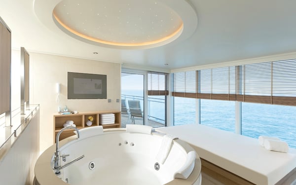 Whirlpool in the Owner Suite on Europa 2
