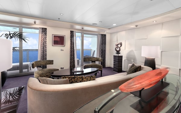 Oceania O Class - Oceania Suite living room