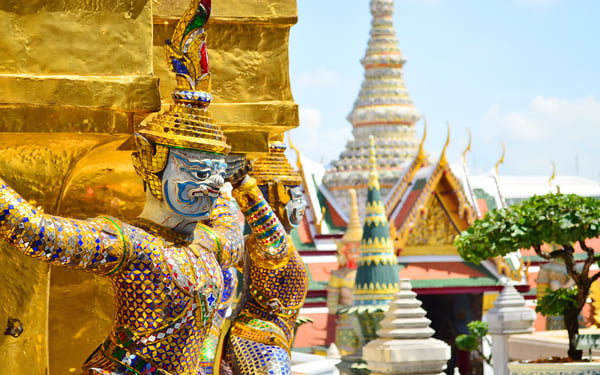 Golden bridge at Wat Pra Keaw, Bangkok