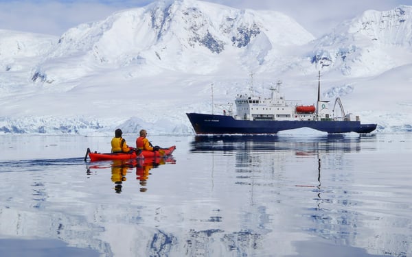 kayaking_Antarctica__AE Expeditions