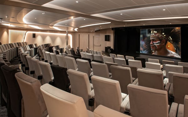 Ponant - Le Bougainville - Theatre