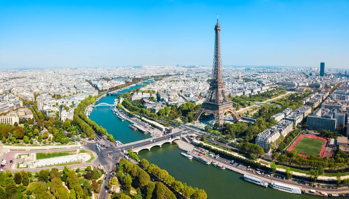 eiffel_tower_on_the_seine_paris
