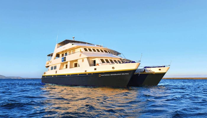 National Geographic Delfina at sea