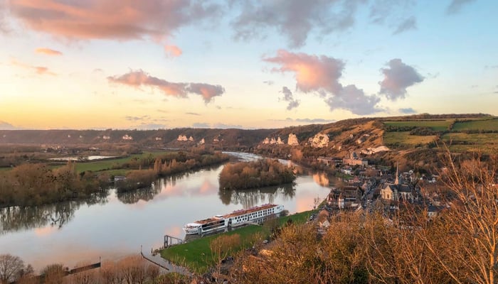 Uniworld - S.S. Joie de Vivre on the Seine