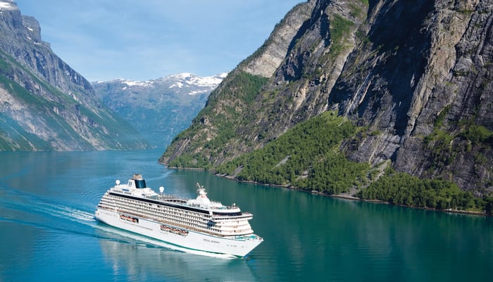 Crystal Serenity sailing