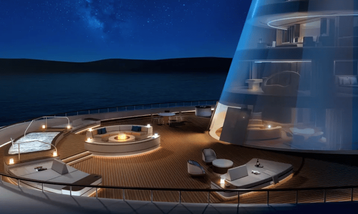 Balcony on Funnel Suite on Four Seasons Yacht