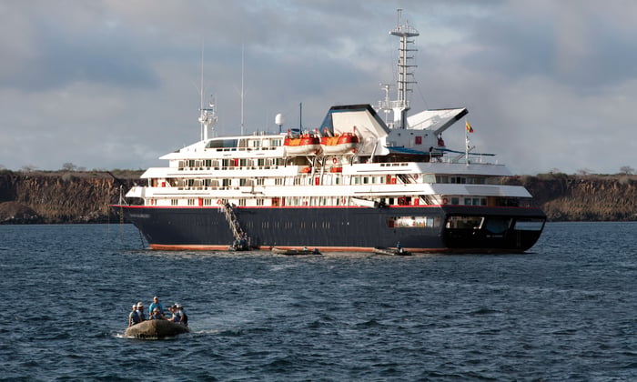 Silver Galapagos - Going ashore by zodiac