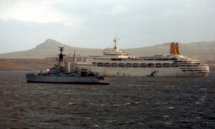 SS Canberra and HMS Andromeda in the Falklands