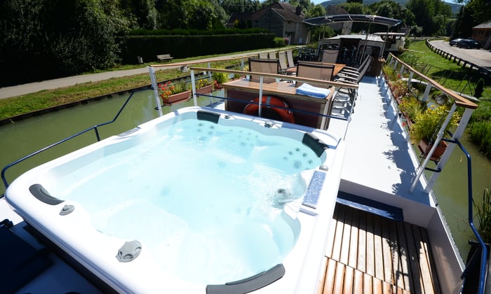 European Waterways - L'Impressionniste spa pool