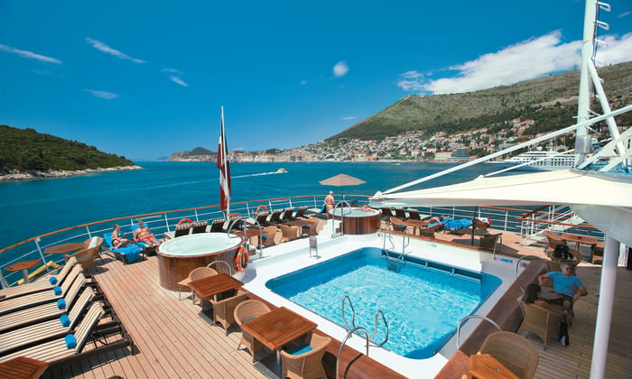 Windstar Cruises - Wind Surf pool