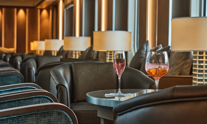 Silversea - Silver Moon - Cocktails in the Dolce Vita lounge