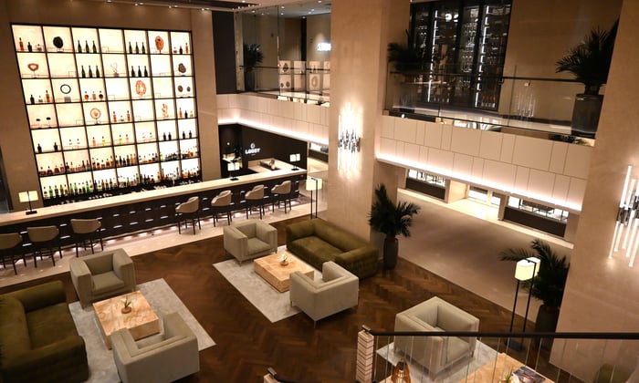 Explora Journeys - Lobby Bar