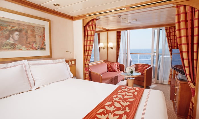 Regent Seven Seas Mariner - Deluxe & Concierge Suite (300 - 400 square feet)