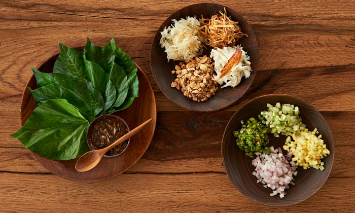 Cuisine on Aqua Mekong - Crab miang on betel leaf