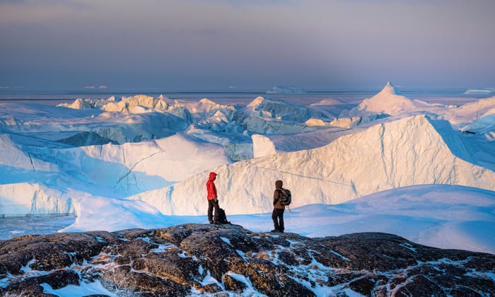 Hiking in Ilulissat in Greenland with HX