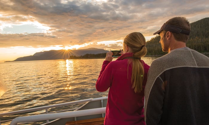 Photographing the horizon with a smartphone on an Alaska cruise with Lindblad Expeditions