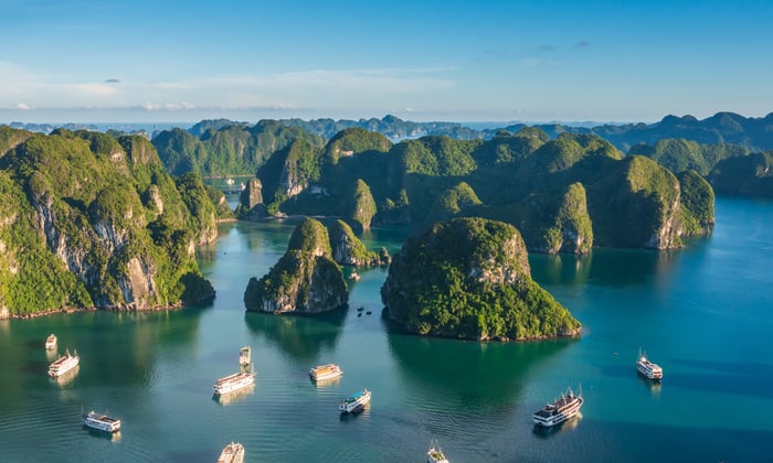 ha long bay in vietnam 