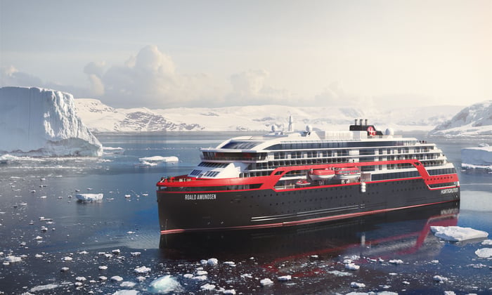 Hurtigruten - MS Roald Amundsen in Antarctica