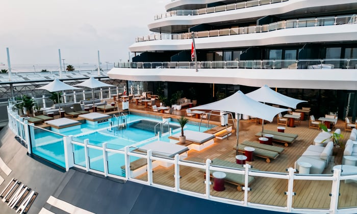 Illma_pool_ritzCarlton