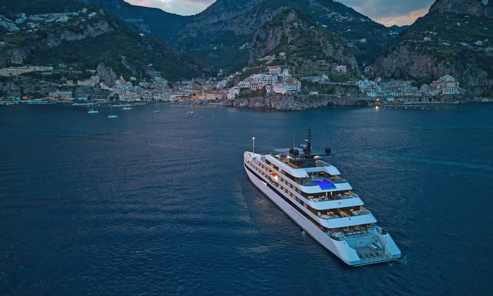 Emerald Sakara, Amalfi Coast