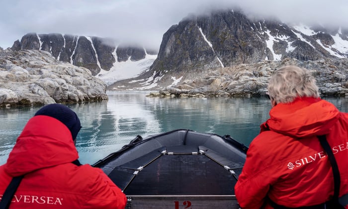 Guests_on_board_of_a_zodiac_Hamilton_Bay_Svalbard