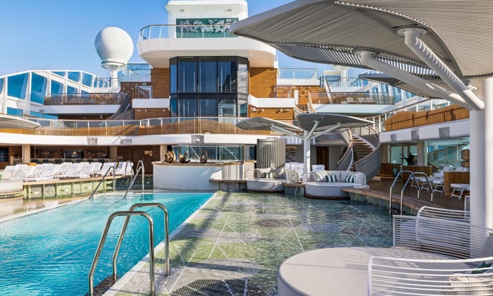 Oceania Vista Pool Deck