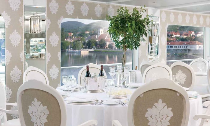 Uniworld River Beatrice restaurant