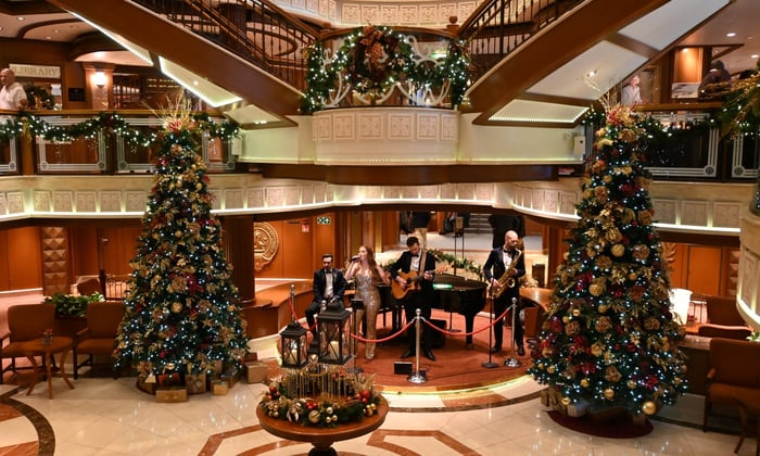 Queen Victoria Grand Lobby at Christmas