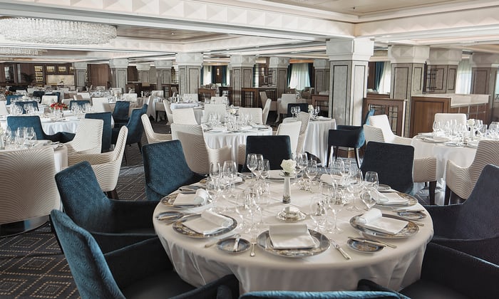 Regent Seven Seas Voyager - Compass Rose restaurant