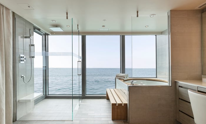 Silver Origin - Owners Suite bathroom