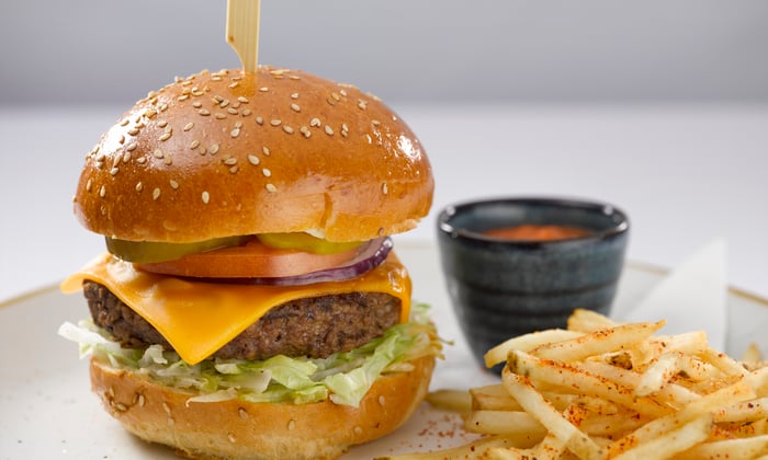 Oceania Cruises - Plant-based Impossible cheeseburger