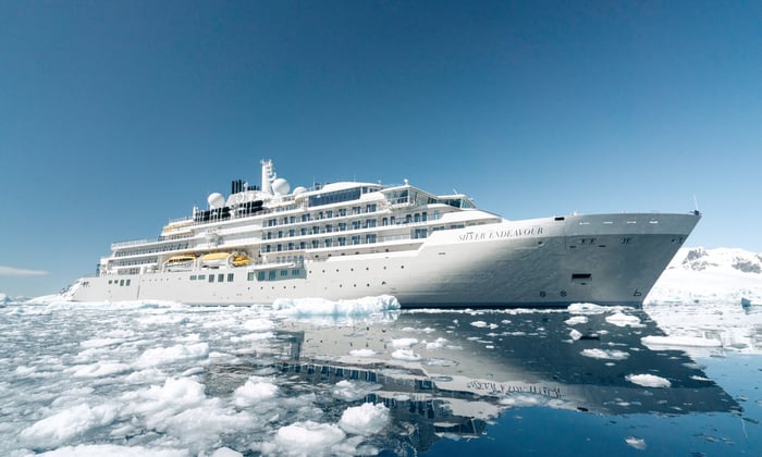 Silver Endeavour in Antarctica