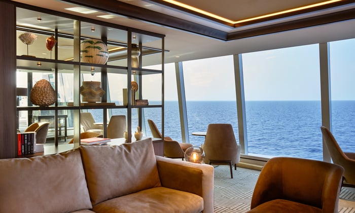 explora lounge on board