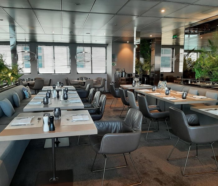Dining on Emerald Sakara