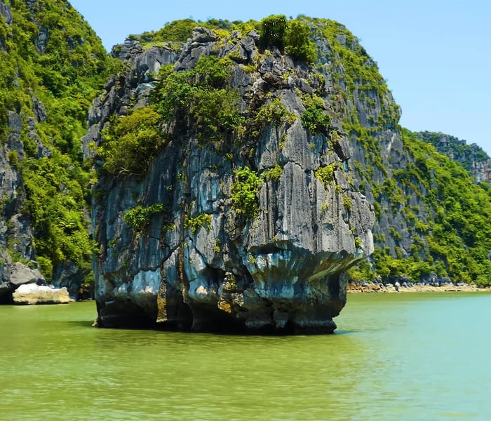 visit vietnam's ha long bay with windstar on an Asia Cruise